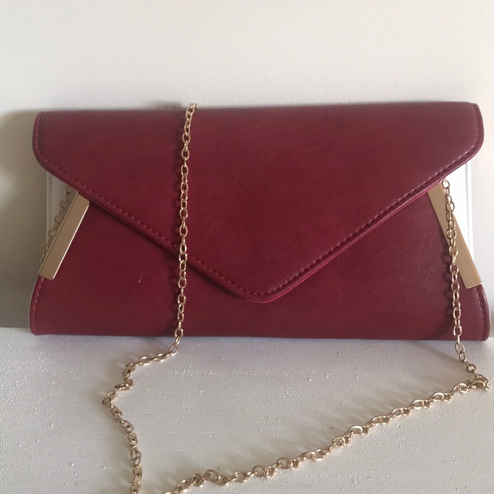 Red clutch